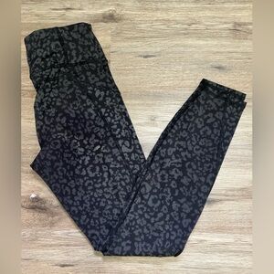 Athleta Rainier Tight size XS Leopard